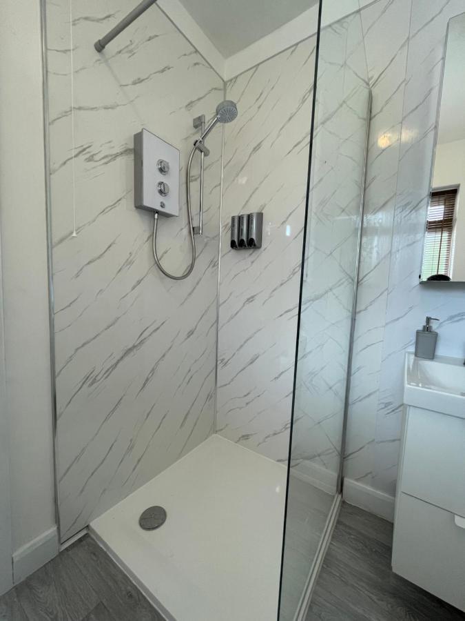 Lovely 2 Bed Apartment, Arnold Town Centre. * Nottingham