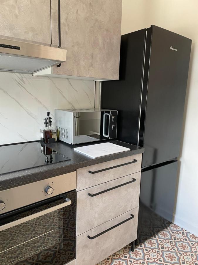 Lovely 2 Bed Apartment, Arnold Town Centre. Apartment