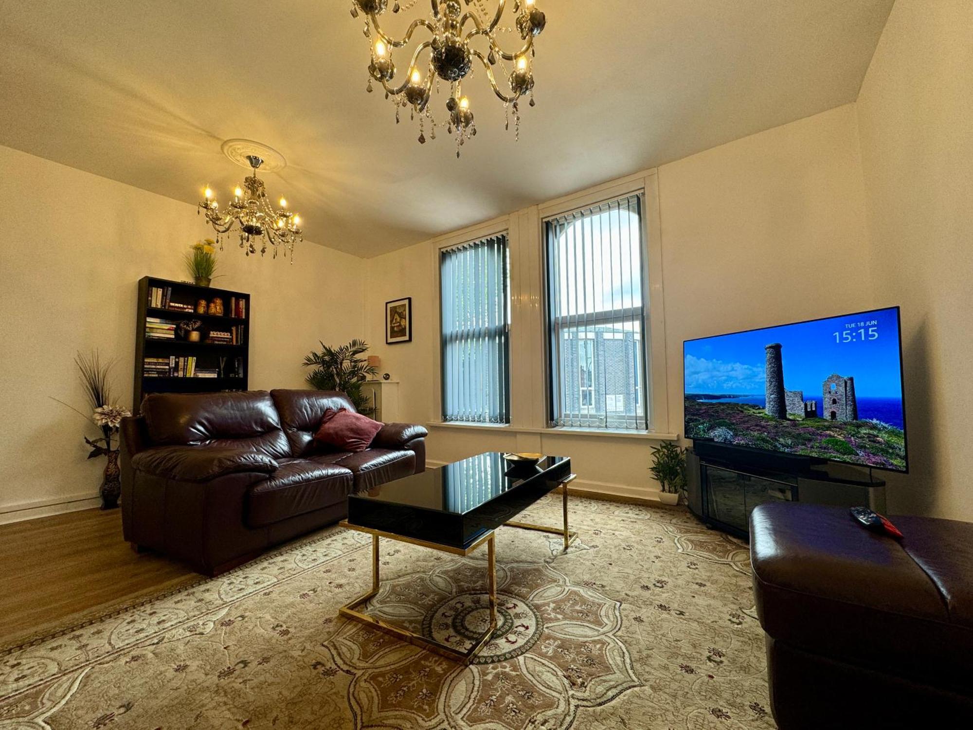 Lovely 2 Bed Apartment, Arnold Town Centre.