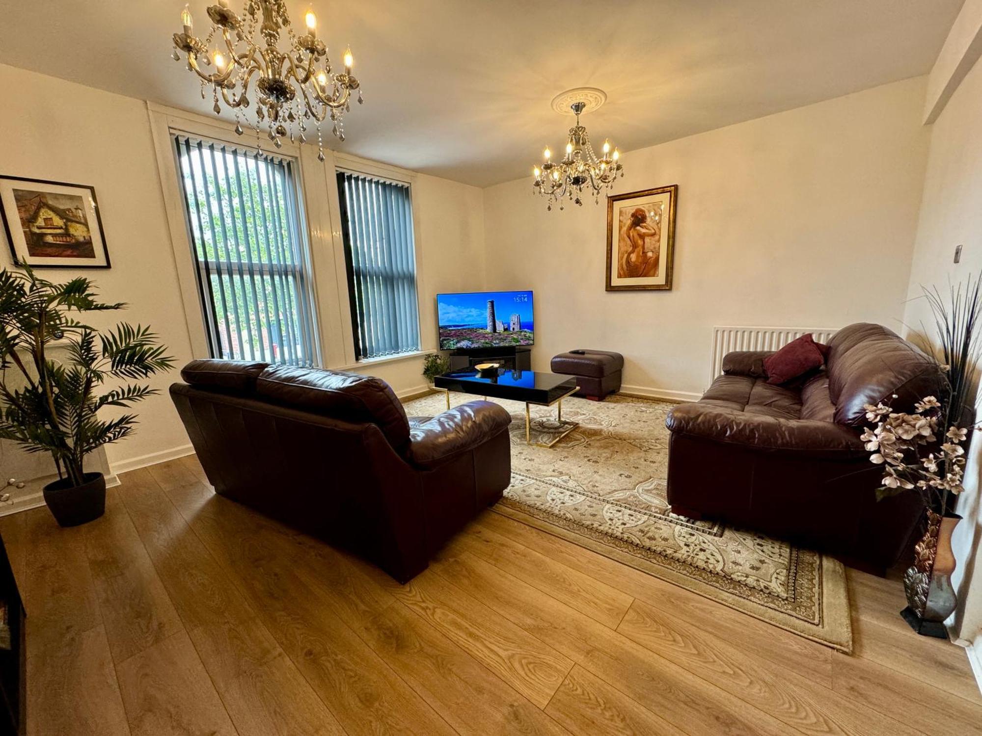 Lovely 2 Bed Apartment, Arnold Town Centre. *
