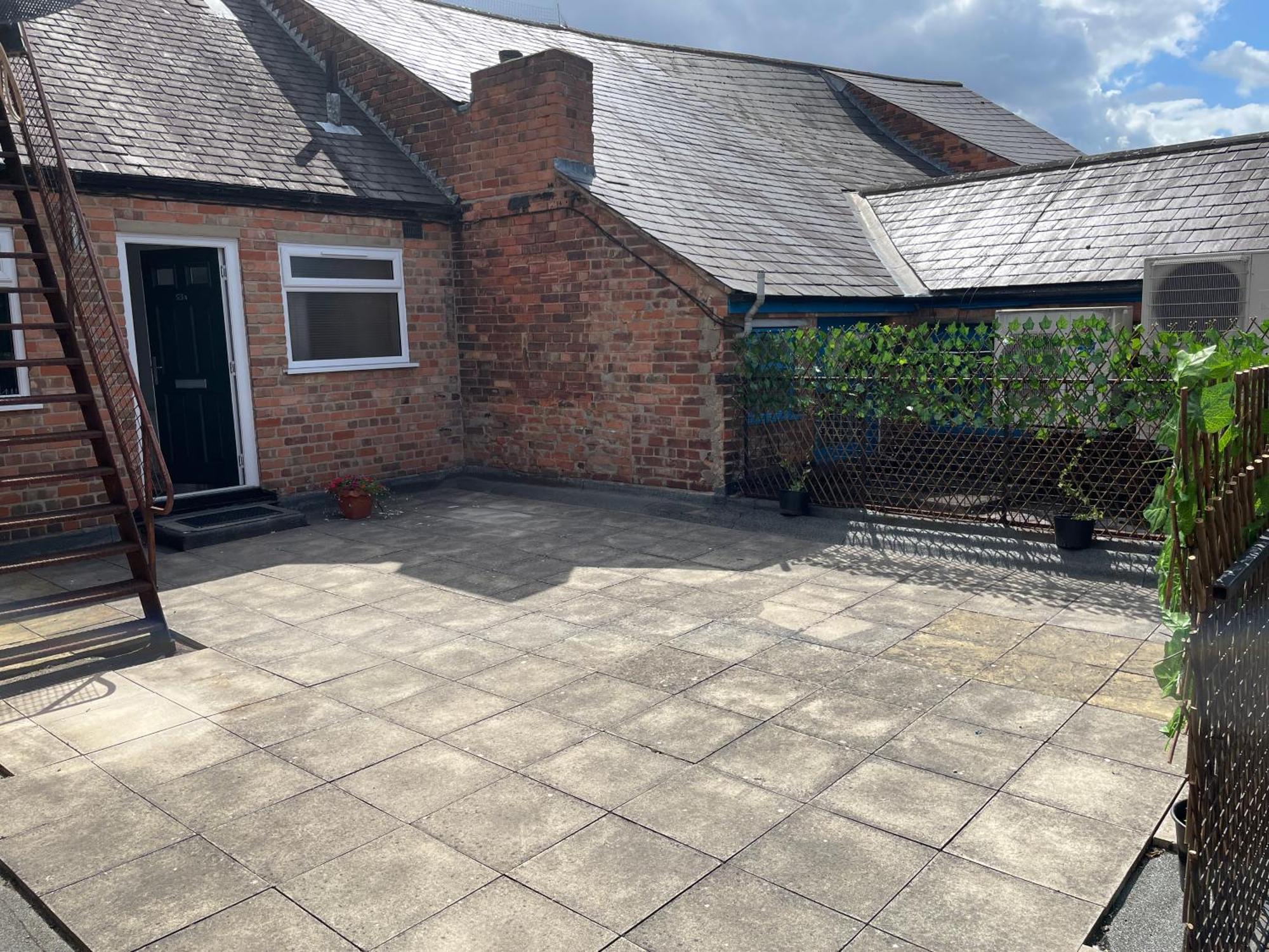 Lovely 2 Bed Apartment, Arnold Town Centre. * Nottingham